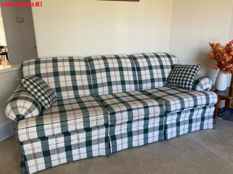 Loveseat.jpg